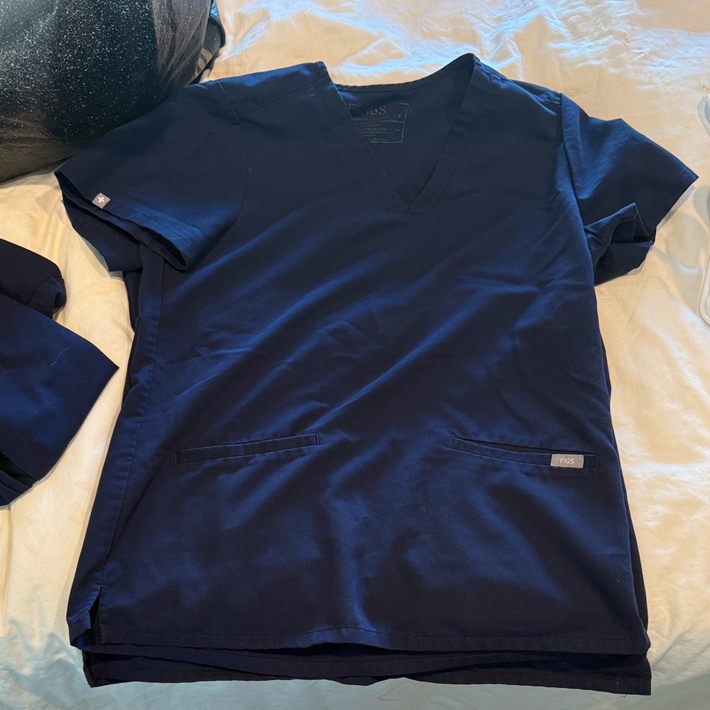 Figs Women's Navy Scrub Top